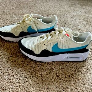 Women’s Nike Air Max - 8